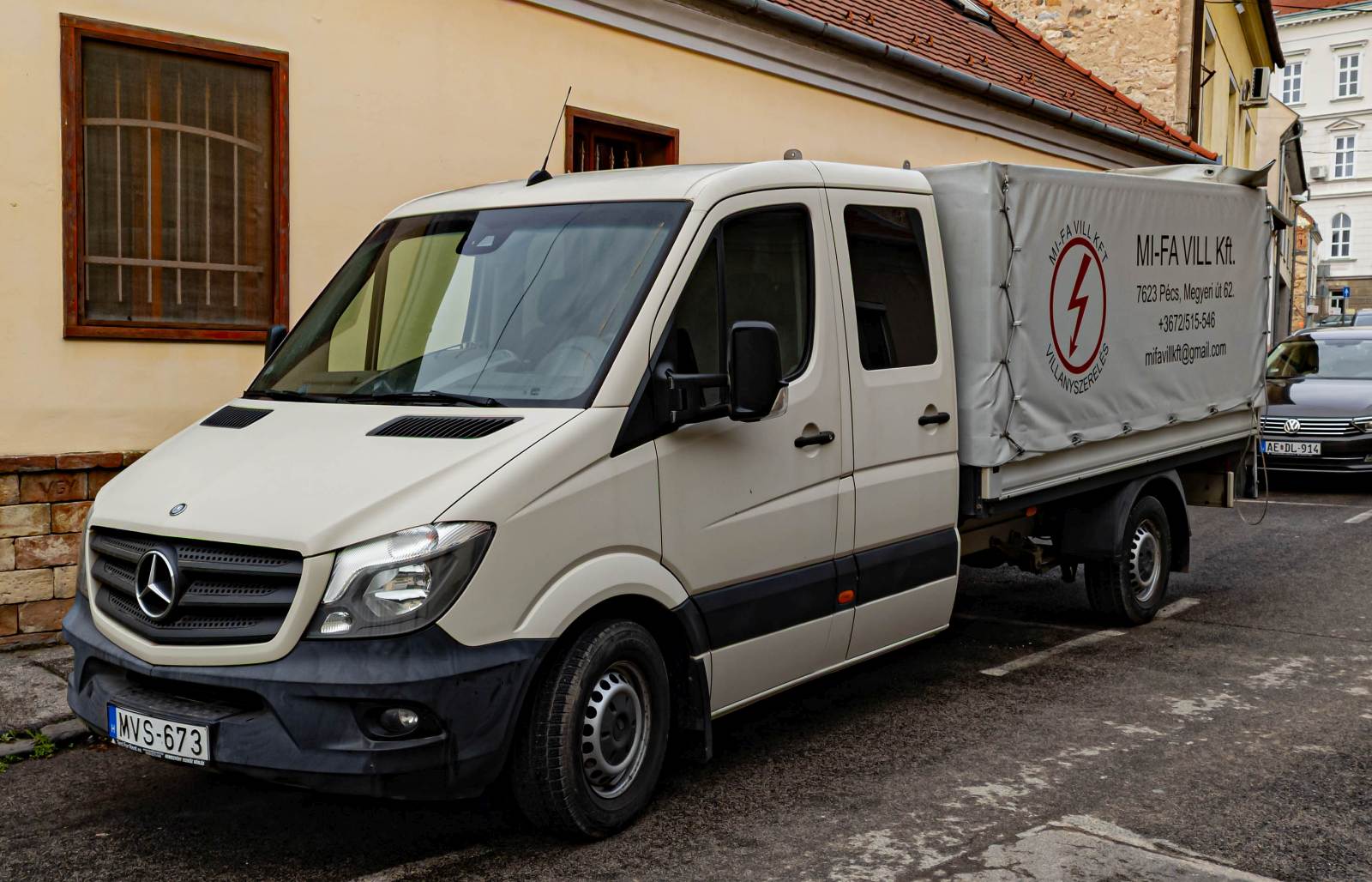 2014-er Mercedes-Benz Sprinter, Doppelkabineaufbau mit Pritsche. Foto: Februar, 2024.