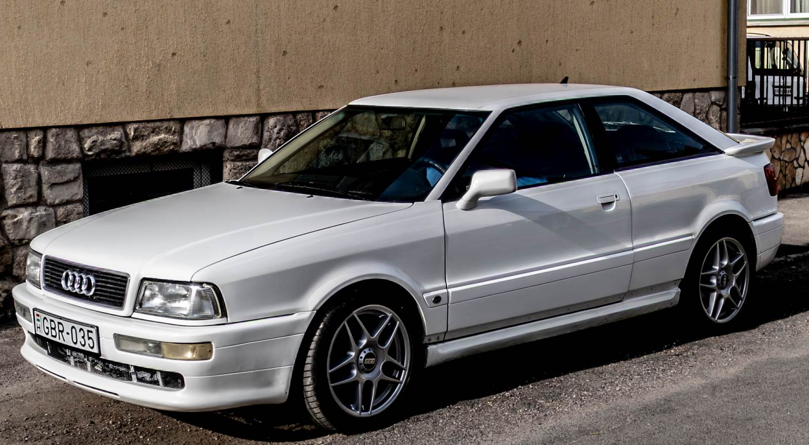 Audi Coupé B3 Facelift (mit dem Front des Audi 80 B4). Foto: Mai, 2024.