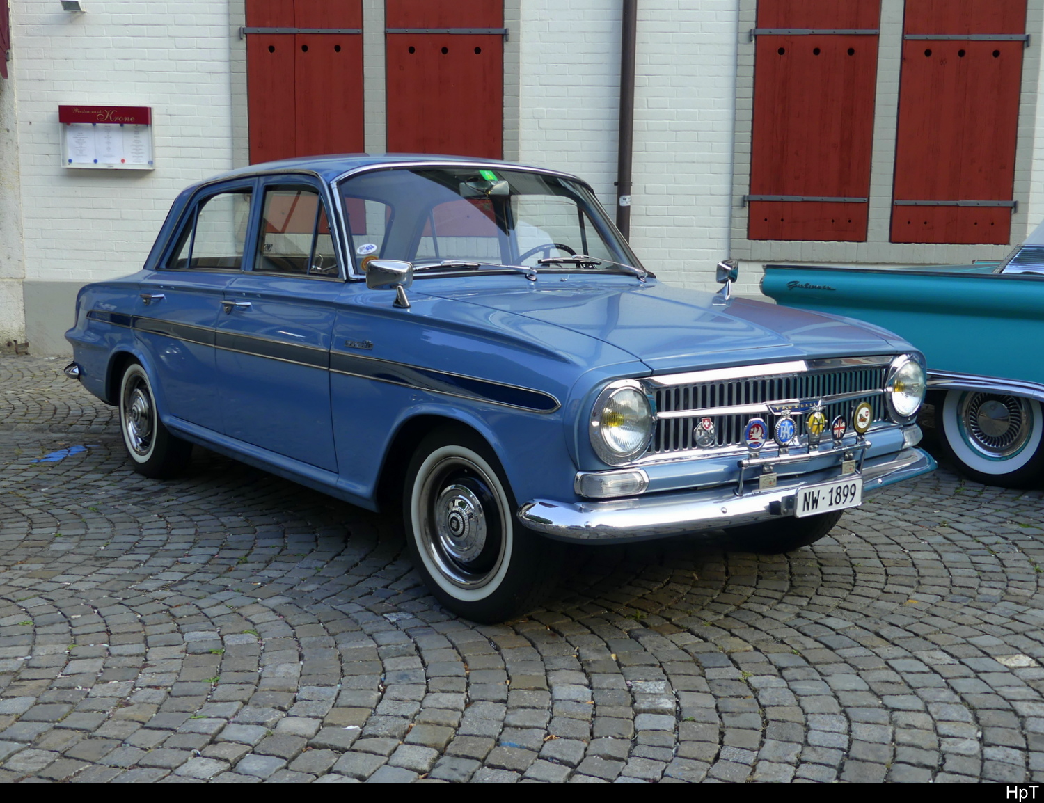 Blauer Vauxhall VX 4.90 am Oldtimer Treffen in Büren an der Aare am 2024.09.01