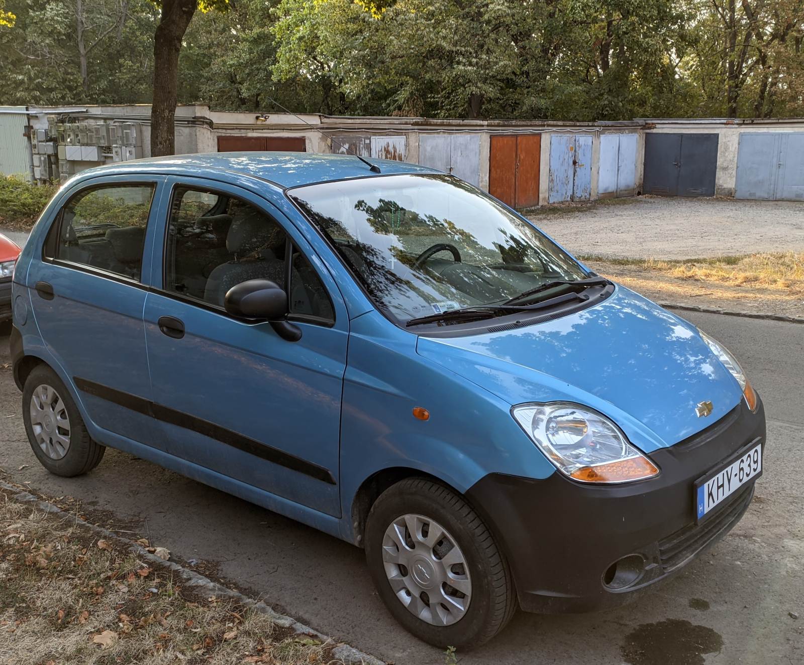 Chevrolet Matiz M200 aus ca 2006. Die Farbe nennt sich vermutlich  Ocean Blue . Foto: 08.2024.