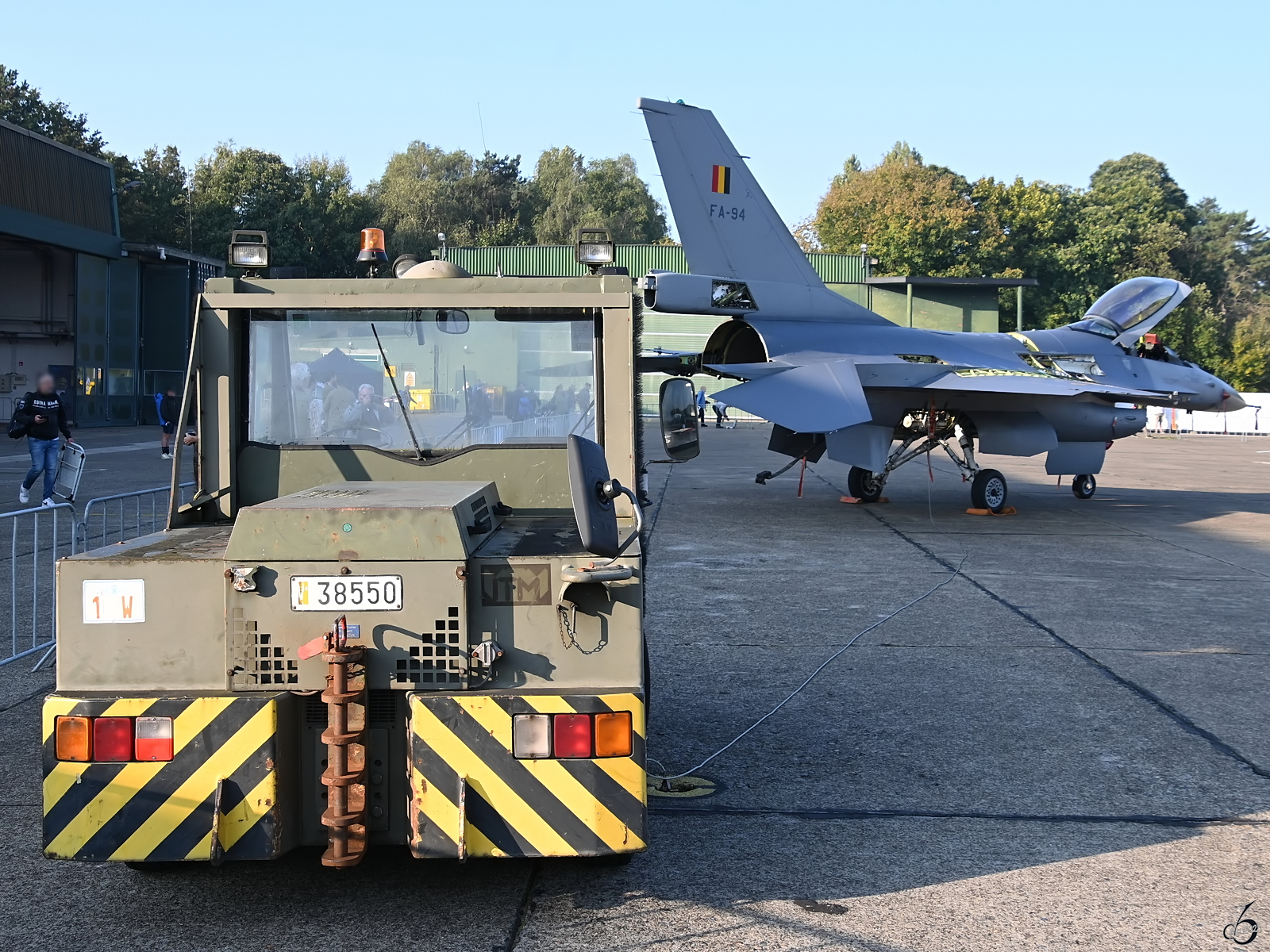 Diesen Schopf-Schlepper F59 habe ich Mitte September 2024 in Kleine-Brogel abgelichtet.