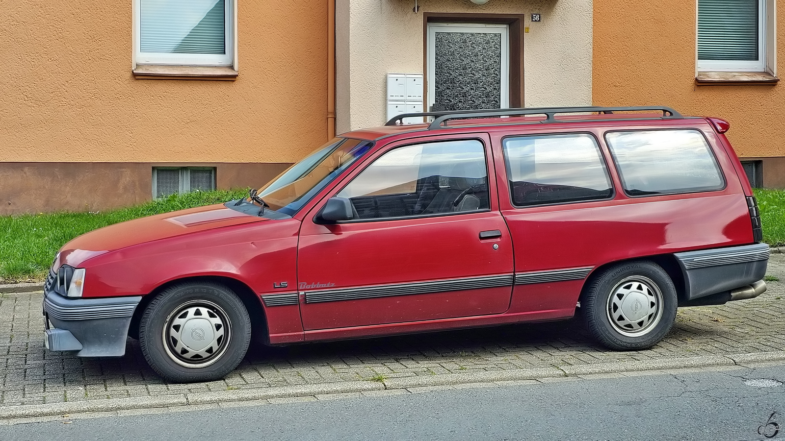 Dieser dreitürige Opel Kadett Caravan war Anfang August 2024 in Herne abgestellt.