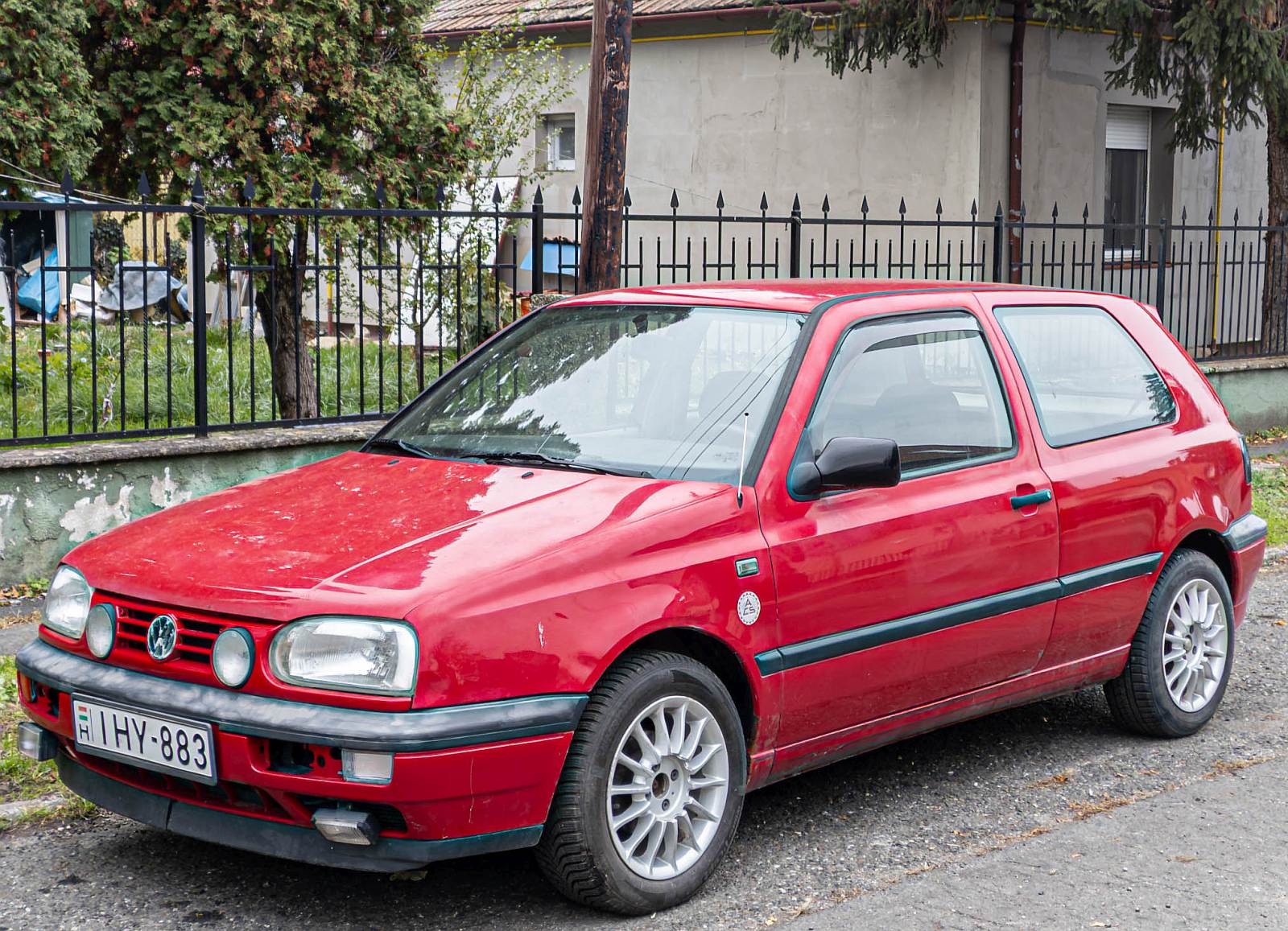 Dreitürer VW Golf III schön gestylt. Foto: November, 2024.