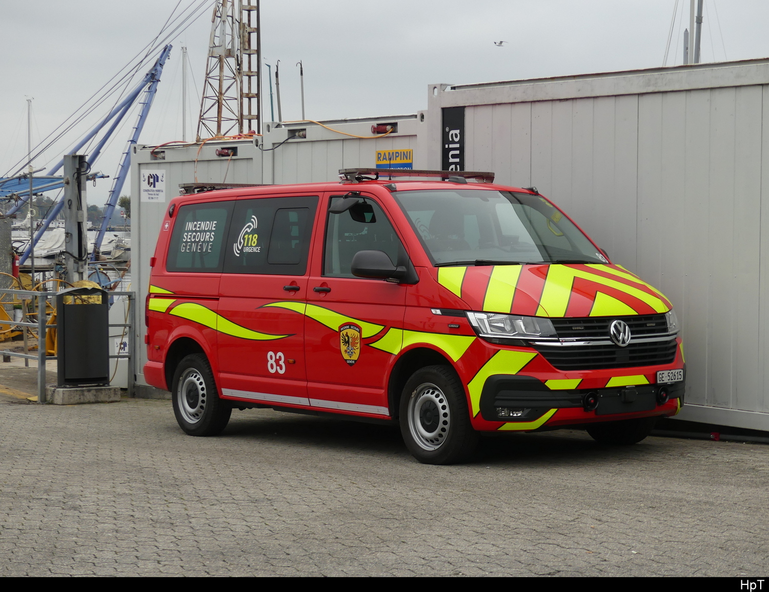 Feuerwehr Genf mit einem VW Transporter in Genf am 2024.11.03