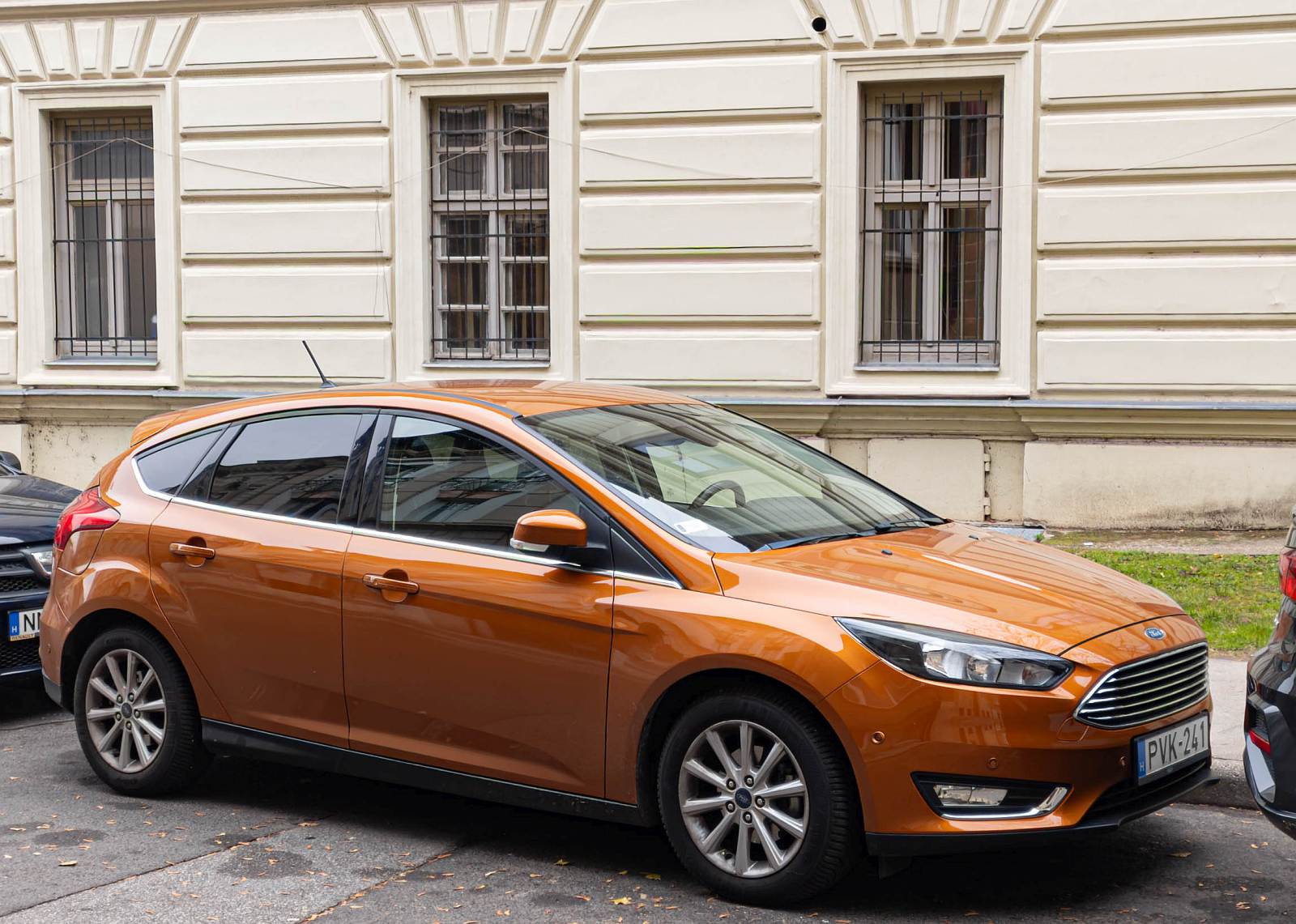 Ford FOcus Mk3 Facelift in der Farbe Tiger Eye. Die Aufnahme stammt von 11.2024.