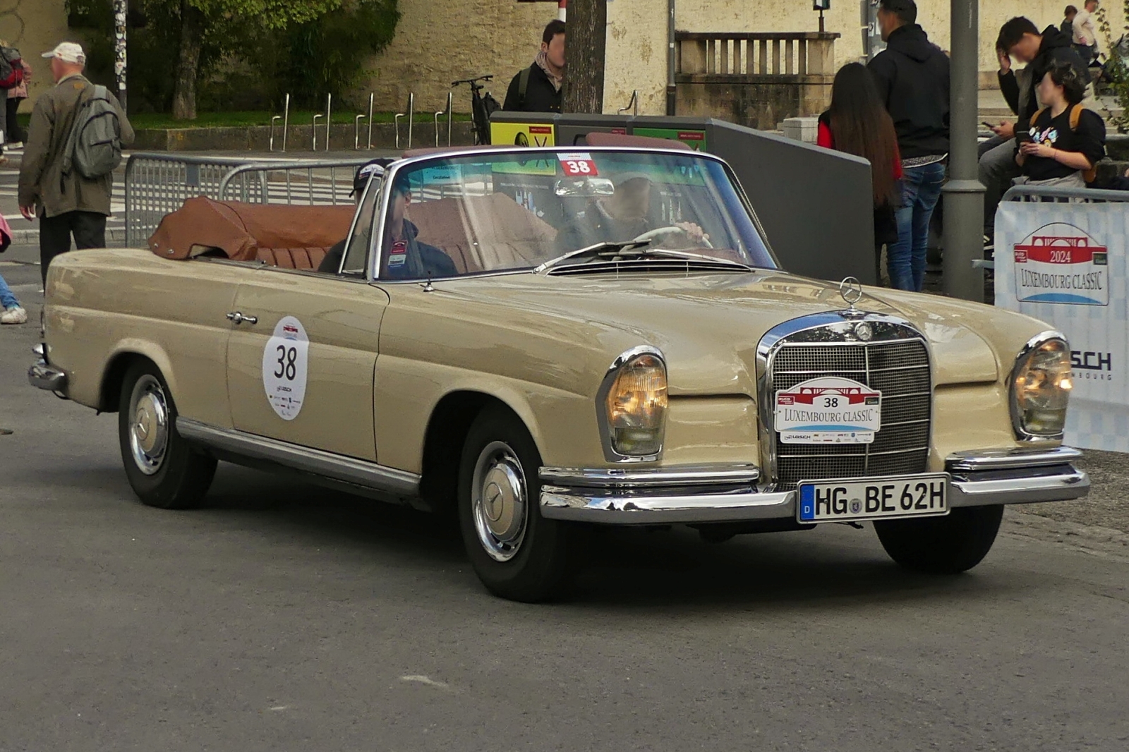 Mercedes Benz 220 SE Cabrio, BJ 1962 war bei der Luxemburg Classic mit gefahren. Luxemburg 14.09.2024