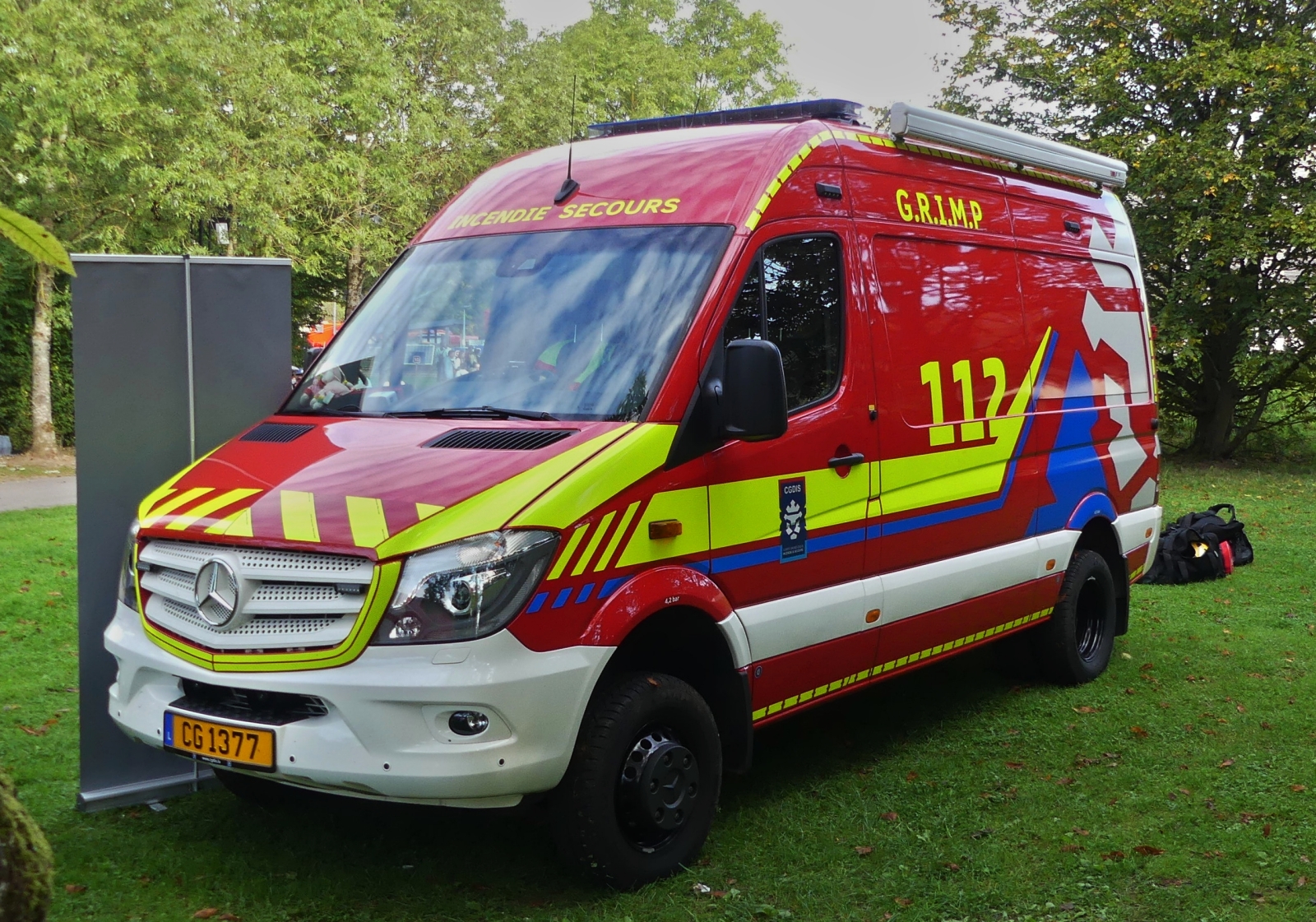 Mercedes Benz Sprinter, Krankenwagen ausgerüstet für Kletterunfälle, war zur Besichtigung am Tag der Rettungsdienste in Echternach ausgestellt. 22.09.2024 