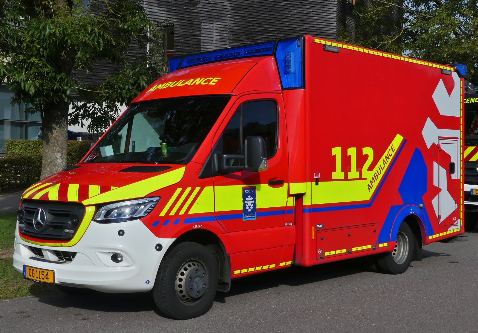 Mercedes Benz Sprinter, Krankenwagen stand Einsatzbereit beim Tag der Rettungsdienste in Echternach. 22.09.2024