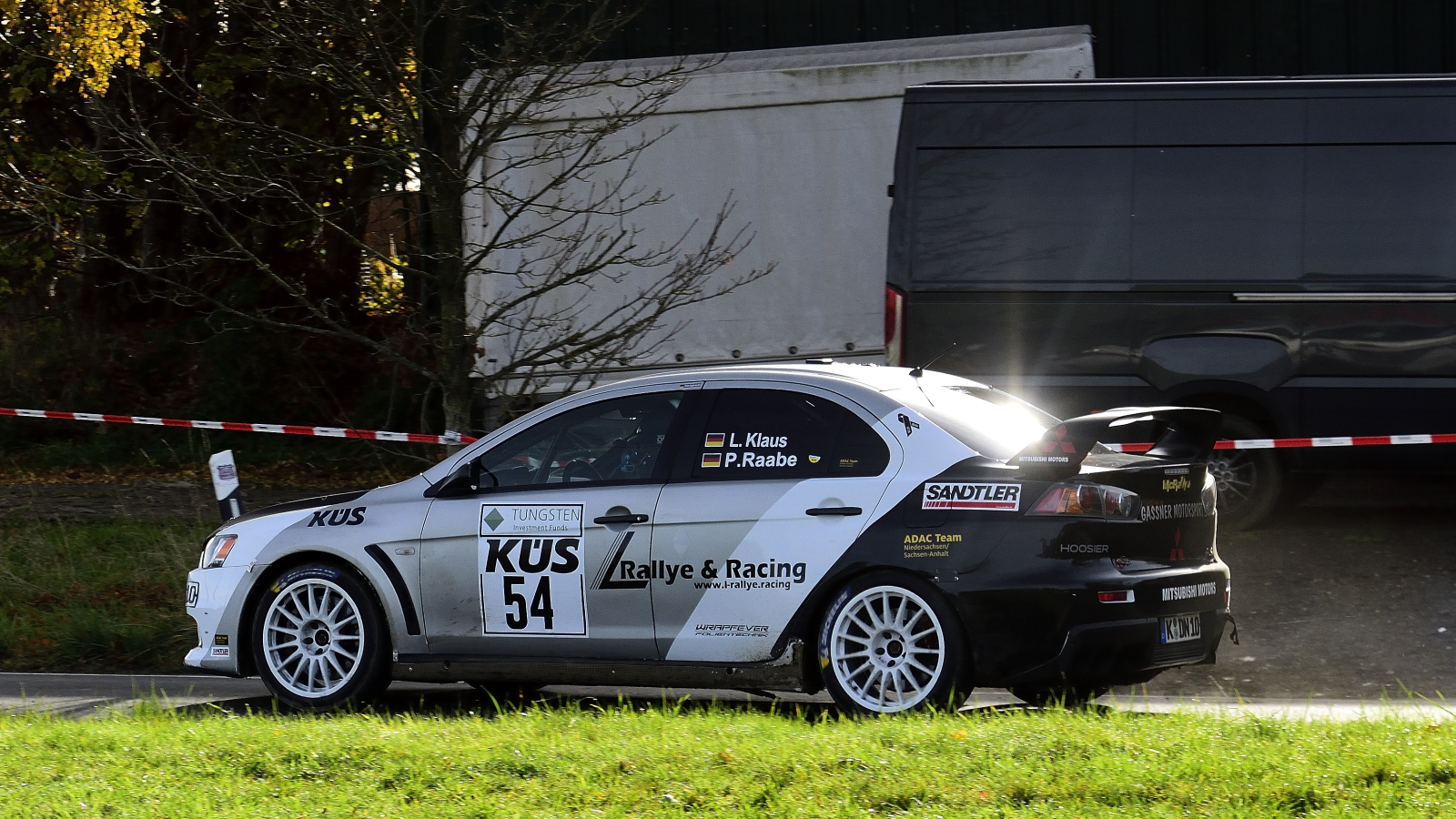  Mitsubishi Lancer Evo X, Lutz Klaus & Pascal Raabe, bei der Rallye Köln - Ahrweiler am 12.11.2022, bei Rodder