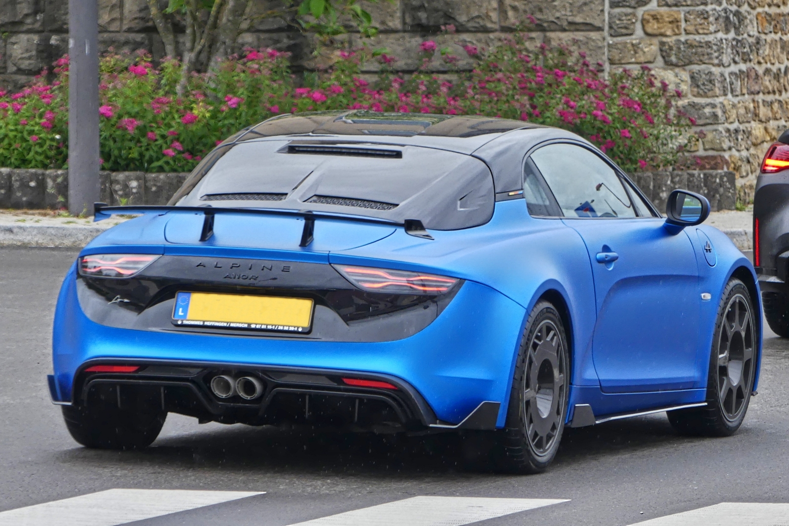 Renault Alpine A110R, gesehen am Bahnhof in Mersch. 06.2024