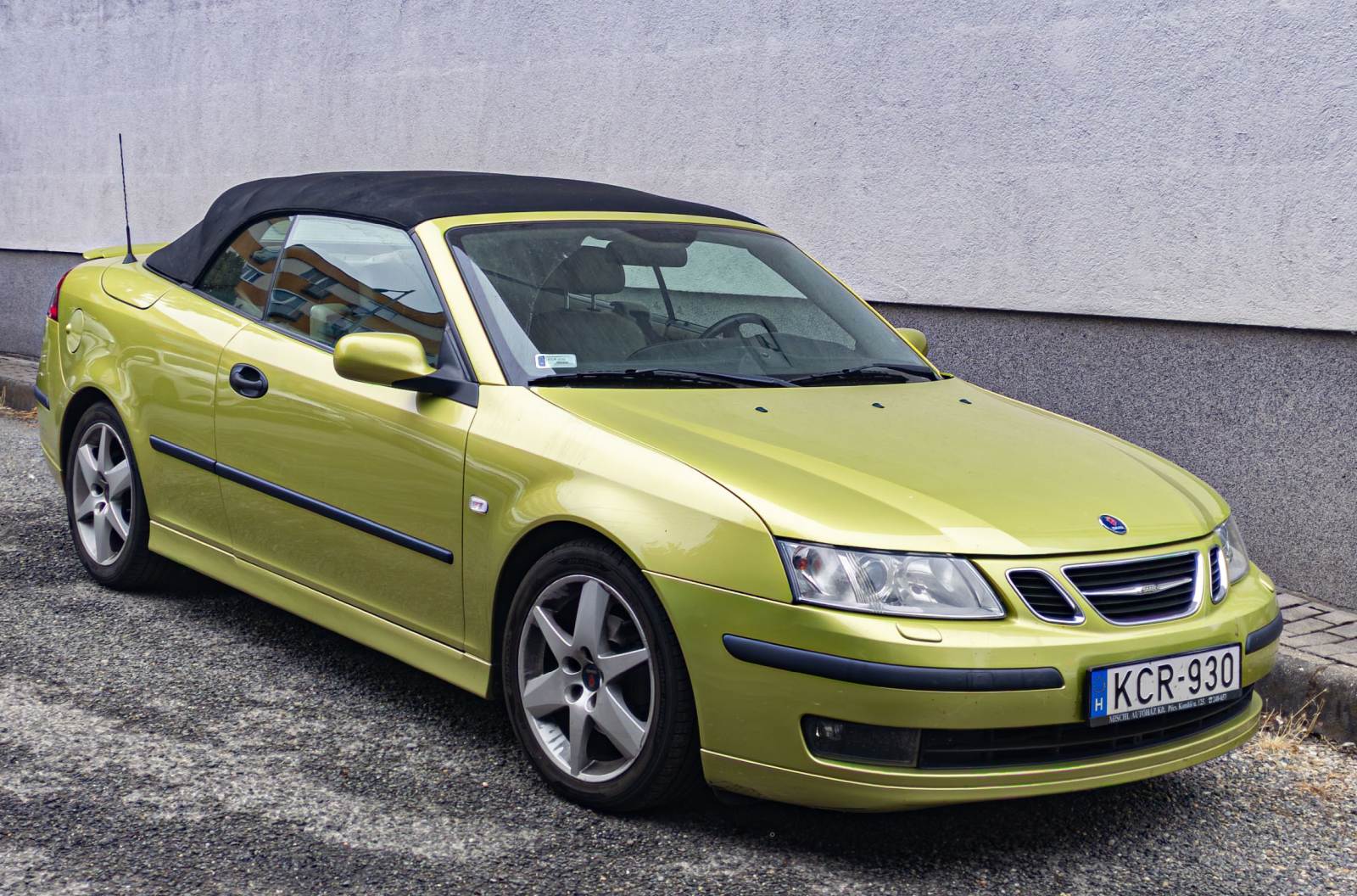 Saab 9-3 Cabriolet (Farbe: Lime Yellow) gesehen in September, 2024