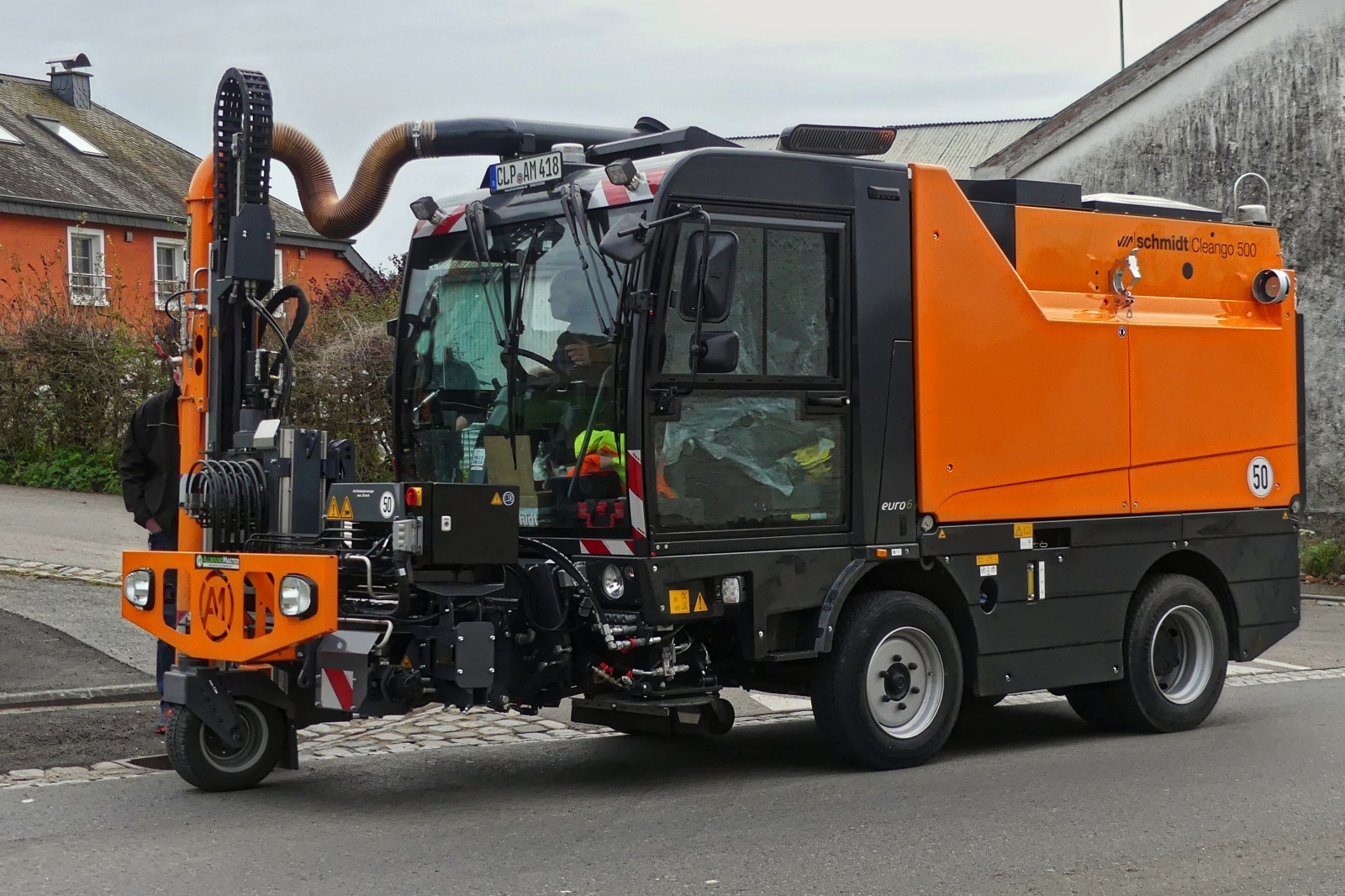 Schmit Cleango500, mit Aufsatz zum Gully Sinkkasten Reinigung, beim Testbetrieb, nahe Wiltz. 11.2024