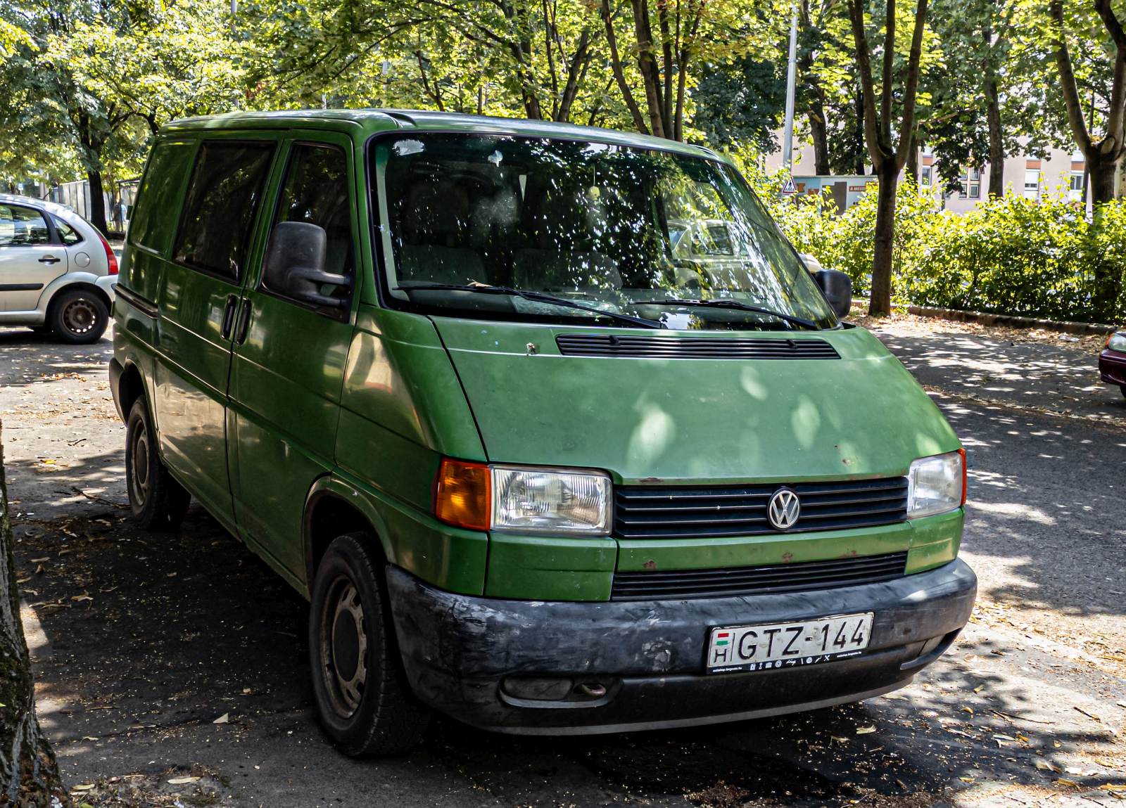 VW Transporter T4, ehemaliger Lieferwagen der ungraischen Post. Foto: Juli, 2024.