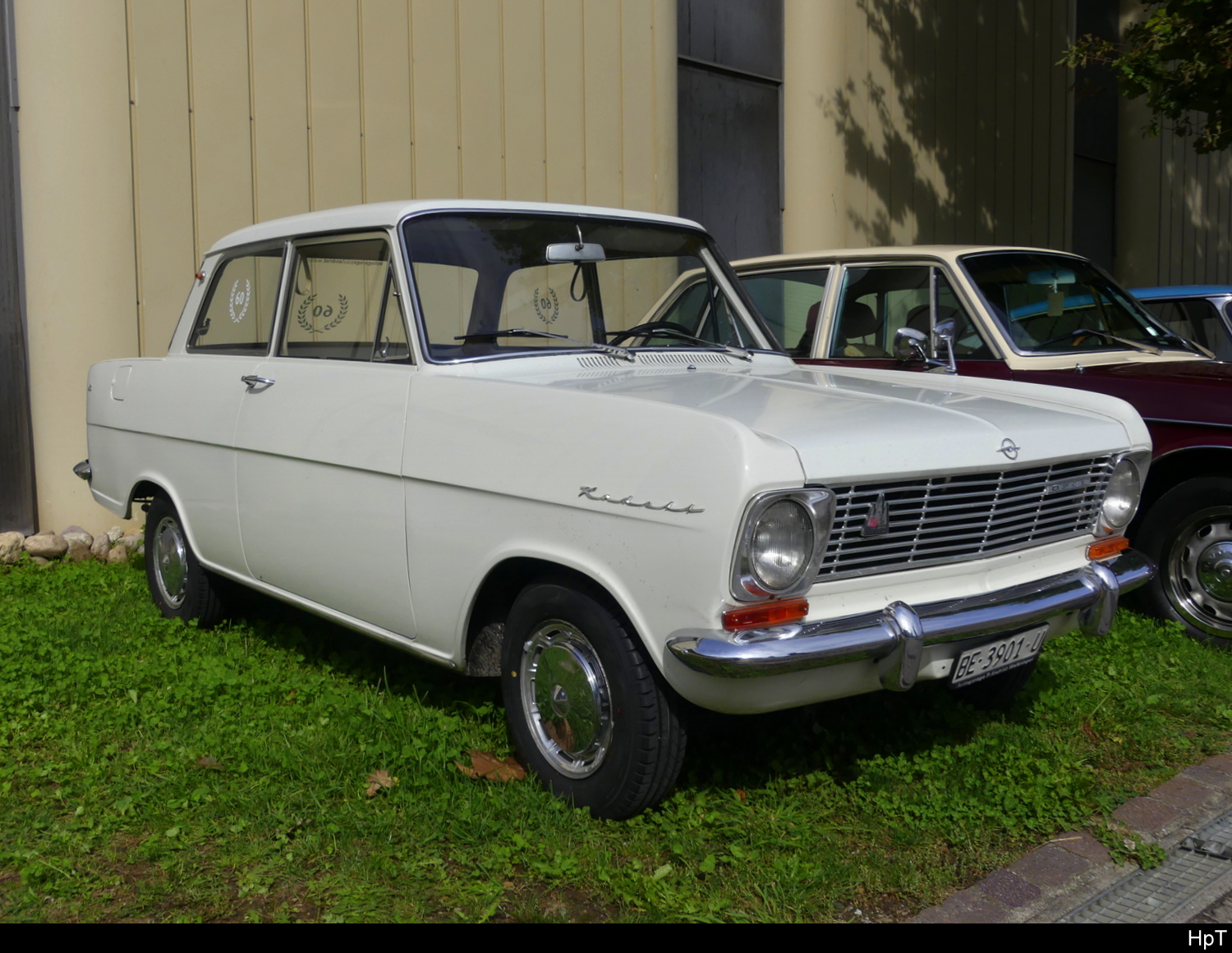 Weisser Opel Kadett am Oldtimer Treff in Bleienbach am 2024.09.29