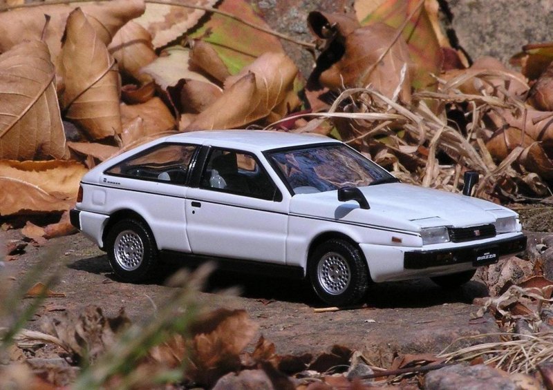 1/43 Isuzu Piazza.