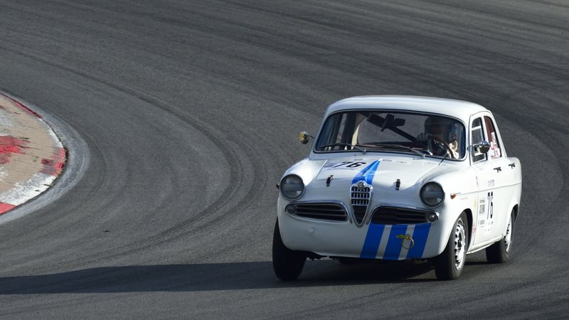 Alfa Romeo Giulietta Ti Ccm 1290 Bj 1959 Im Rennen 7 Avd Tourenwagen Und Gt Trophae 46 Avd Oldtimer Grand Prix Am 11 Aug Fahrzeugbilder De