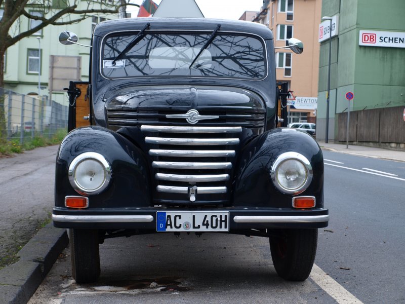 Barkas Oldtimer als Werbefahrzeug.
