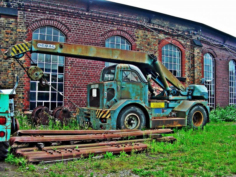 betagter Demag-Kran in Darmstadt-Kranichstein