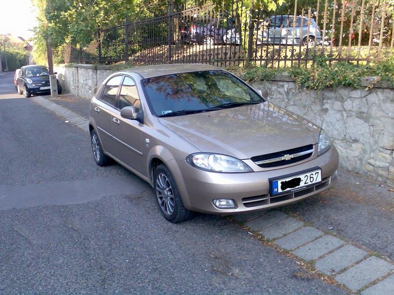 Chevrolet Lacetti.