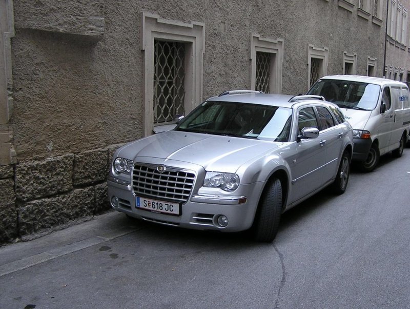 Chrysler 300C.