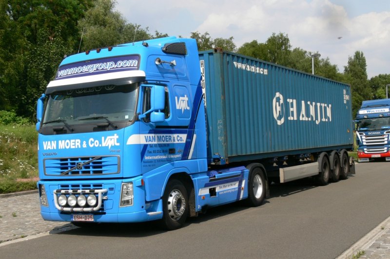 Containersattelzug Mit Volvo Fh Der Firma Van Moer Co Fahrzeugbilder De