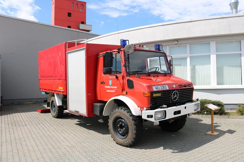 Feuerwehr Langenselbold Mercedes Benz Unimog U1550 Sw00 Am 18 08 19 Beim Der Offenen Tur Fahrzeugbilder De