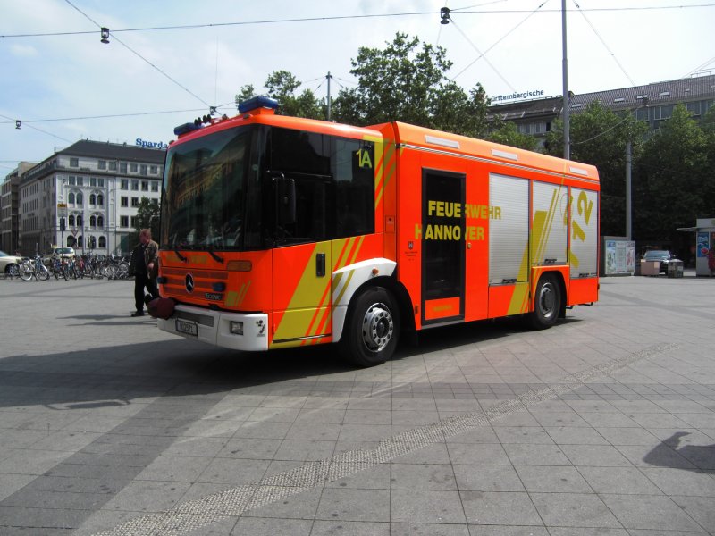 HLF 16-20-2 der Berufsfeuerwehr Hannover