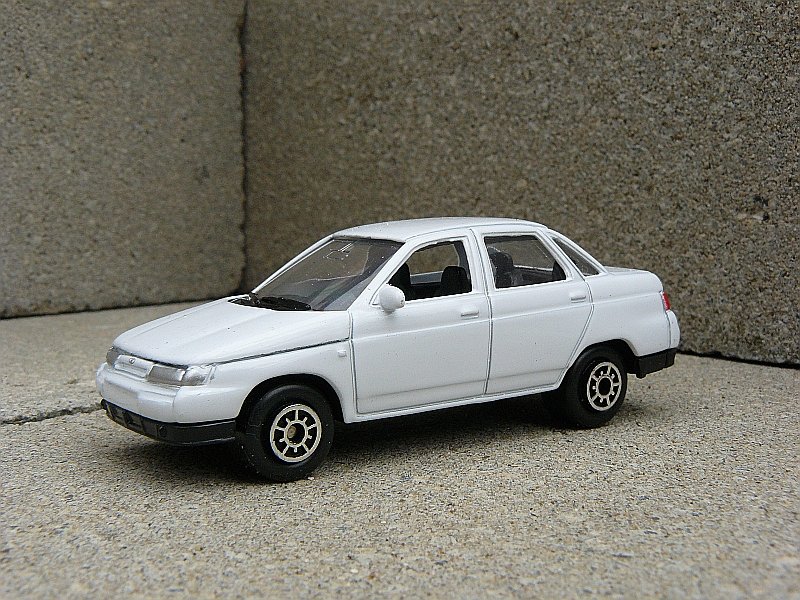 LADA 2110 in Masstab 1:60