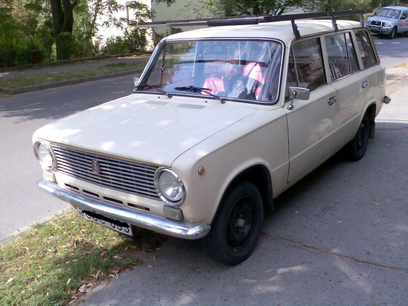 Lada kombi in schönem Zustand.