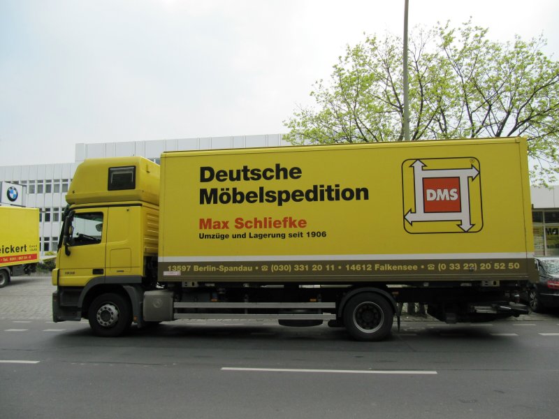 Mb Actros 16 Mobel Kofferfzg Am 04 04 14 In Berlin Moabit Fahrzeugbilder De