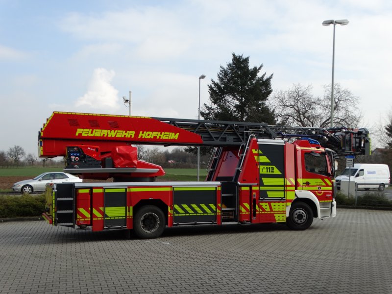 Mercedes Benz Atego DLA(K) (Florian Hofheim 1-30-1) der Feuerwehr