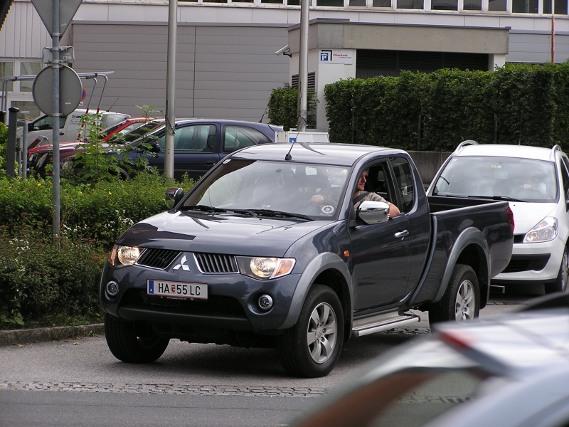 Mitsubishi L200.