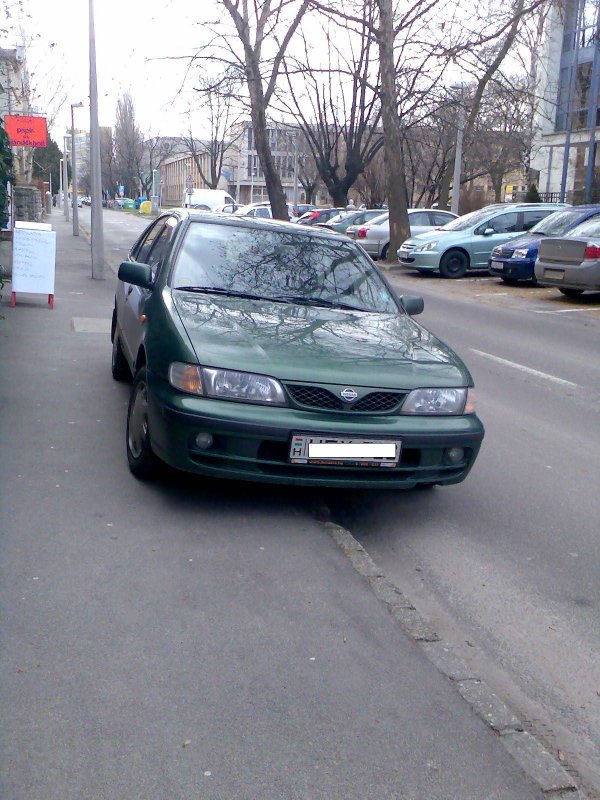 Nissan Almera