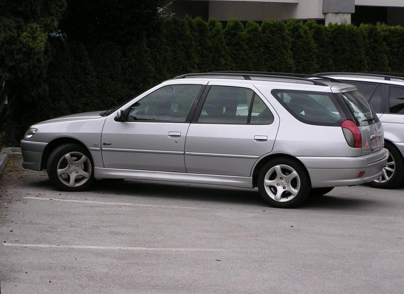 Peugeot 306.