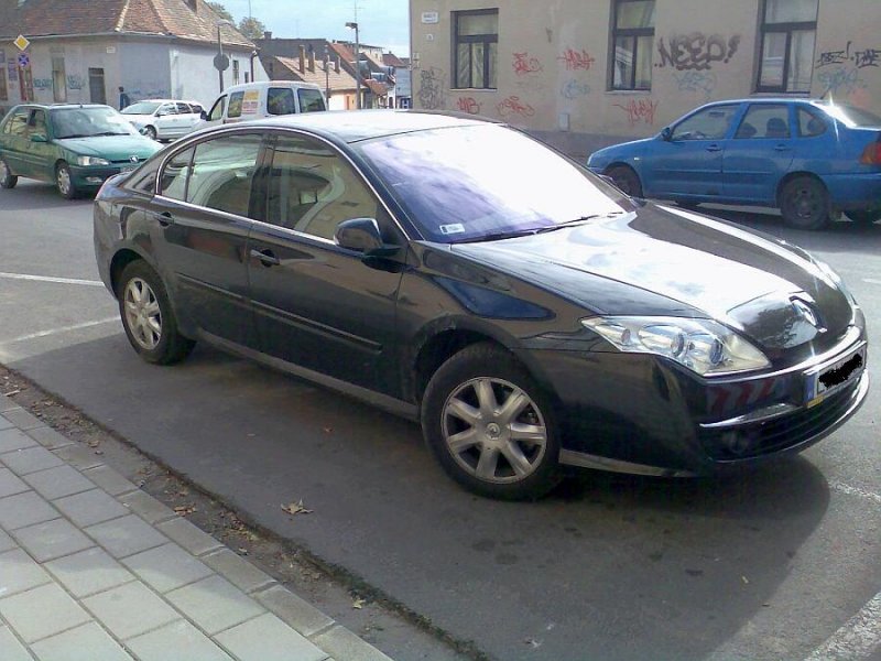 Renault Laguna.