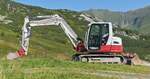 Takeuchi Raupenbagger steht nahe der Mittelstation Sommerberg beim Tuxer Gletscher.