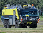 Im Bild das 2014 gebaute Flugfeldlöschfahrzeug F08 vom Typ Panther 6x6 CA-5 36.700 der Firma Rosenbauer.