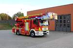 Feuerwehr Langen (Hessen) MAN TGM DLK 23/12 (Florian Langen 1/30) am 02.11.18 bei einen Fototermin