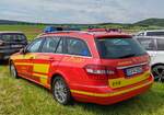 =MB E-Klasse T-Modell als Kommandowagen der Berufsfeuerwehr Stuttgart, gesehen auf dem Parkgelände der Rettmobil 2024 in Fulda