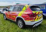 =BMW X3 als Kommandowagen 1 der Feuerwehr LANGEN steht im Mai 2024 auf dem Besucherparkplatz der RettMobil in Fulda