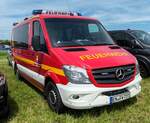 =MB Sprinter als MTW der Feuerwehr SPROCKHÖVEL steht auf dem Parkgelände der Rettmobil 2024 in Fulda.