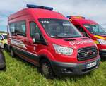 =Ford Transit als Mehrzweckfahrzeug der Feuerwehr LORCH am RHEIN steht im Mai 2024 auf dem Besucherparkplatz der RettMobil in Fulda