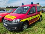 =VW Caddy der Feuerwehr RATINGEN steht im Mai 2024 auf dem Besucherparkplatz der RettMobil in Fulda