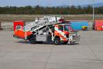 Fraport Flughafenfeuerwehr Frankfurt am Main Mercedes Benz Actros Rettungstreppe am 16.10.24 an der Wache 3