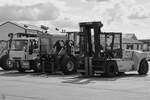 Ein Hyster 18-9 führt die Reihe diverser Logistikfahrzeuge an, welche Teil der Ausstellung des Royal International Air Tattoo´s in Fairford waren. (Juli 2024)