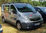 =Opel Vivaro des Raumausstatters PRASCH, steht beim Köhlerfest in Bad Orb, 06-2022