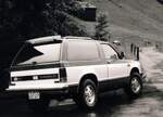 Chevrolet Blazer S-10 1986
Es handelt sich um das Fahrzeug im Bild von Hp. Teutschmann: „Chevrolet Blazer 4x4 in Hergiswil am 19.09.2023“. 
Dieses Photo zeigt das Auto im Originalzustand im Jahre 1986/87. Ich war der Erstbesitzer von 1986 bis 1992 (Kanton Zürich). Der  Baby-Blazer  war dann viele Jahre im Kanton Nidwalden zu Hause, immer in der Garage und gut gepflegt. Jetzt ist er offensichtlich im Kanton Obwalden registriert (siehe Photo von Herrn Teutschmann) und scheint immer noch einigermassen gut erhalten.  
Der Wagen wurde aus Toronto (Kanada) in die Schweiz importiert. Er wurde von einem Spezialisten mit einer perfekten Hohlraumbehandlung versehen. Er hat den 2.8 Liter V6 mit ganzen 125 Pferdestärken. Der Wagen war vor allem auf Langstrecken in ganz Europa unterwegs und wurde penibel gewartet. Es würde mich nicht wundern, wenn am Motor nie etwas gemacht worden ist. 
