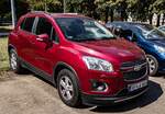 Diesen Chevrolet Trax (Farbe: Velvet Red) habe ich in August, 2024 fotografiert.