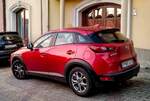 Rückansicht: Mazda CX-3 in Soul Red.