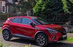 Renault Captur Mk2 in Dezir Rot (Flame Red).